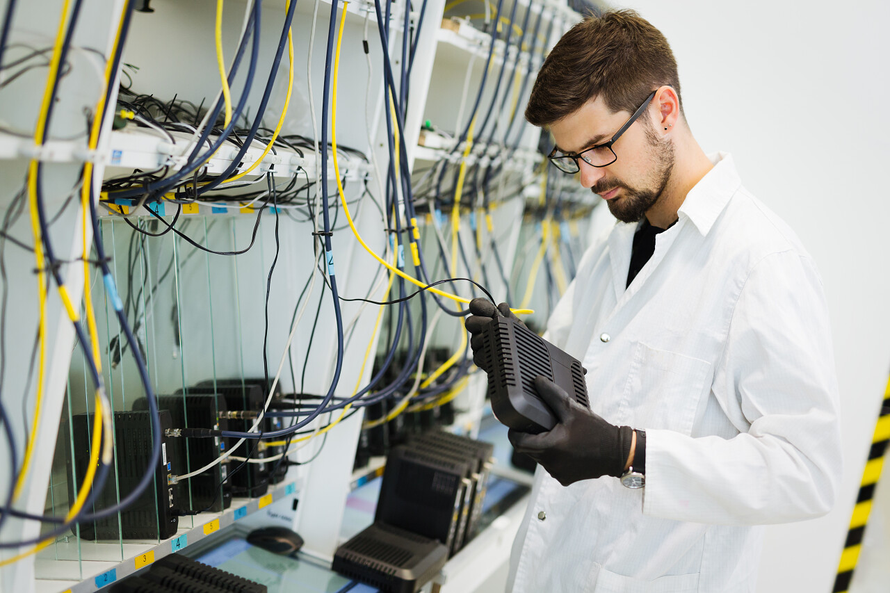 帅气男人如何凭借网络技术推广实现事业腾飞